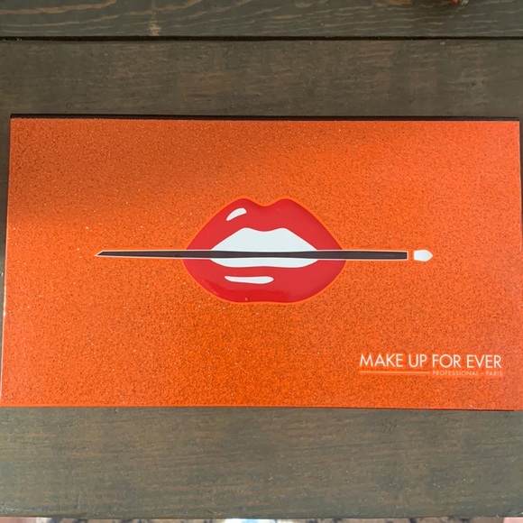 Make Up Forever 15 Artist Shadow Palette - Picture 3 of 5